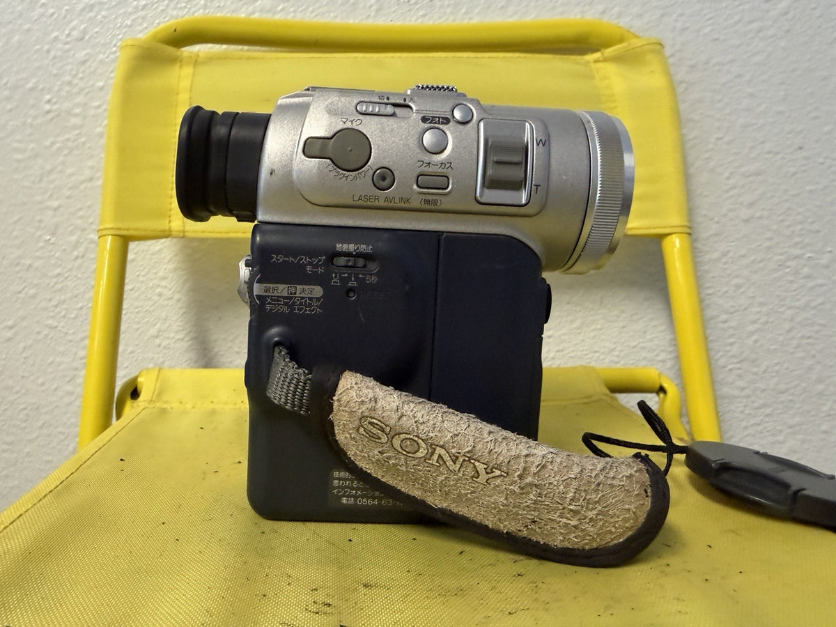 Sony Handycam DCR-PC100 Mini DV Camcorder w/Nightshot TESTED WORKING  BT3