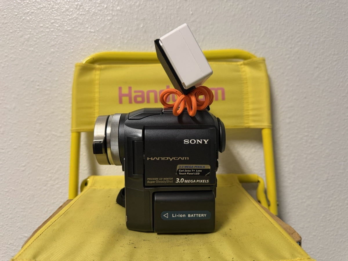 Sony Handycam DCR-PC330 Mini DV Tapeless Powerplay + Fisheye W/Nightshot 1