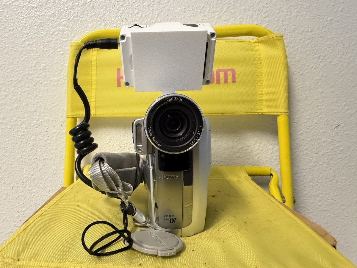 Sony Handycam DCR-PC350 Mini DV Tapeless Powerplay W/Nightshot TESTED WORKING 2