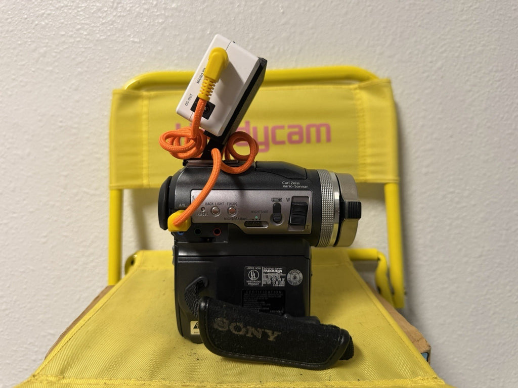 Sony Handycam DCR-PC330 Mini DV Tapeless Powerplay + Fisheye W/Nightshot 3