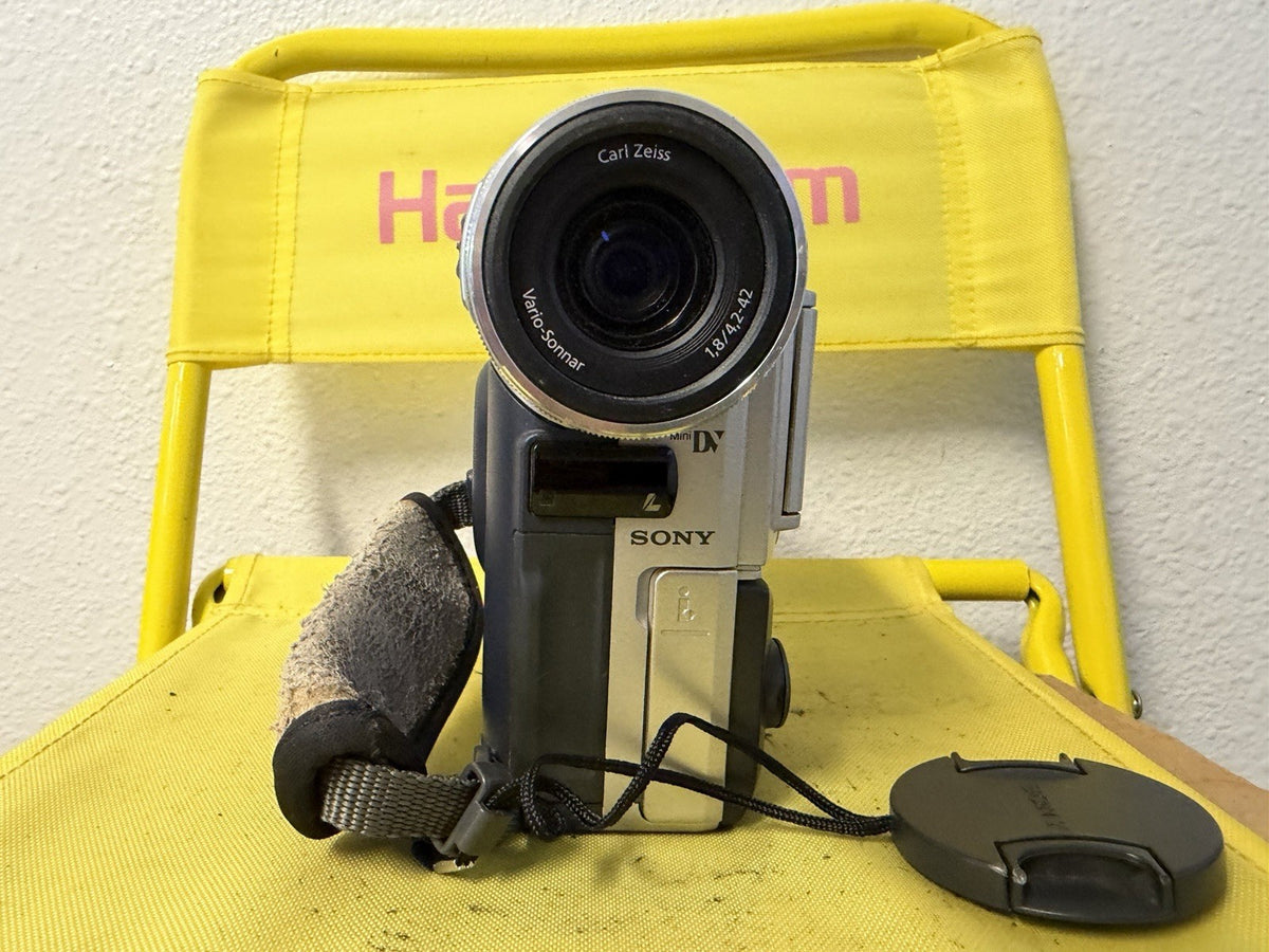 Sony Handycam DCR-PC100 Mini DV Camcorder w/Nightshot TESTED WORKING  BT2