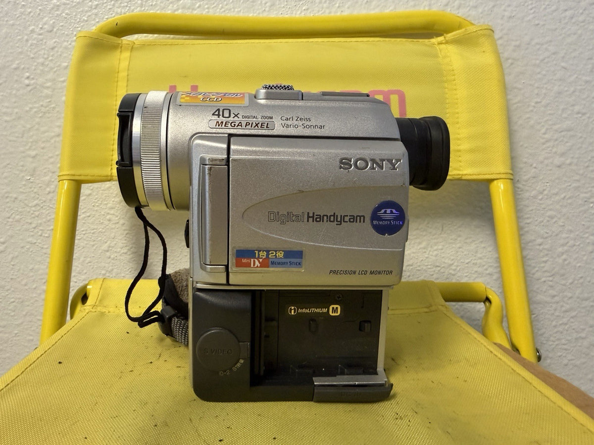 Sony Handycam DCR-PC100 Mini DV Camcorder w/Nightshot TESTED WORKING  BT1